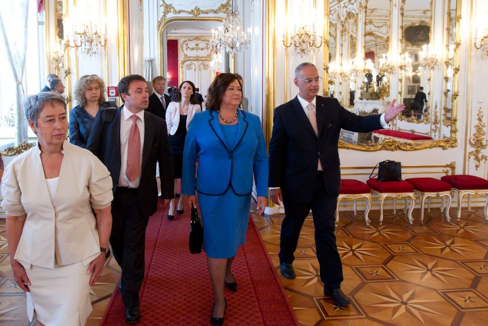 Besuch des poln. Staatspräsidenten B. Komorowski in Österreich, Damenprogramm, A. Komorowska und M. Fischer in der Präsidentschaftskanzlei