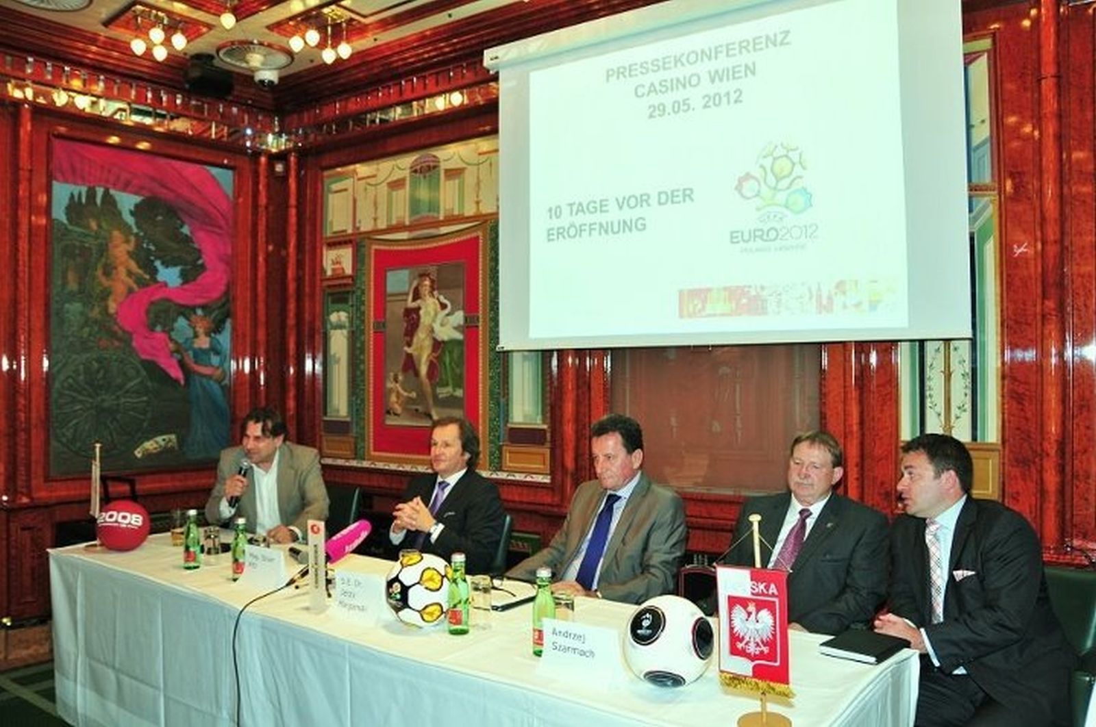 Pressekonferenz in Casino Wien vor der Eröffnung der EURO 2012 in Polen mit dem legendären Stürmer Andrzej Szarmach „Der Teufel“