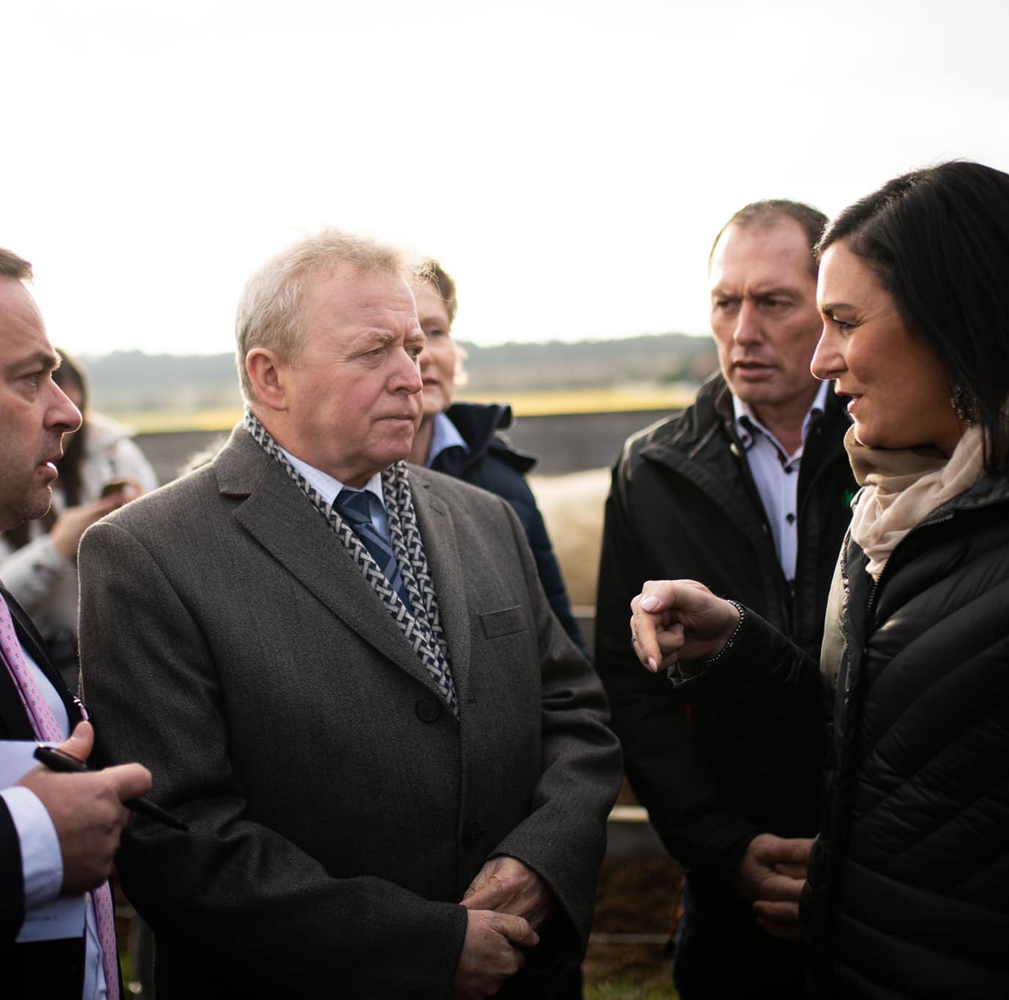 Beim Besuch des EU-Agrarkommissars J. Wojciechowski und der österreichischen Landwirtschaftsministerin E. Köstinger